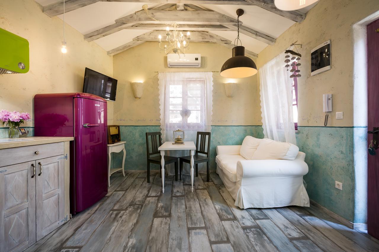 La Dolce Vita Residence Lussingrande Esterno foto
